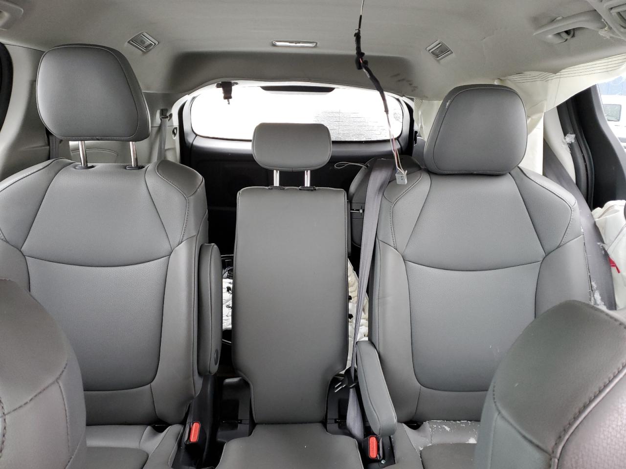 2021 Toyota Sienna - Image 10