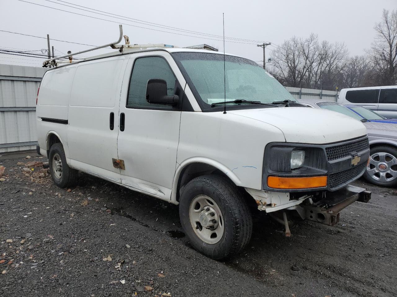 2009 Chevrolet Express - Image 4