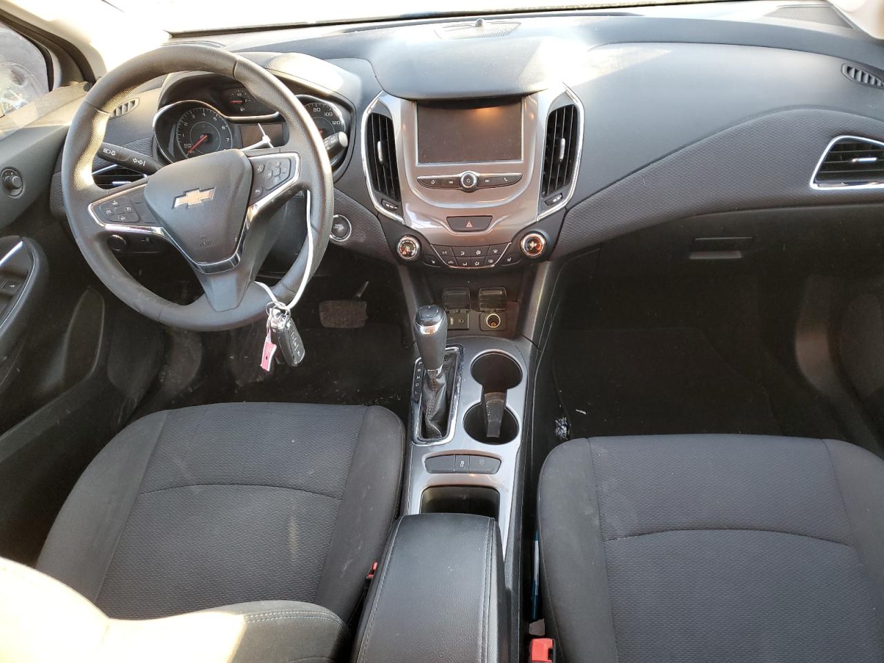 2018 Chevrolet Cruze - Image 8