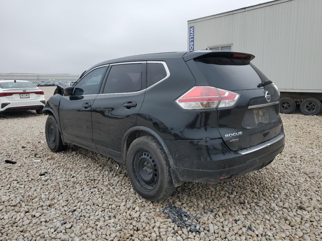 2016 Nissan Rogue - Image 2