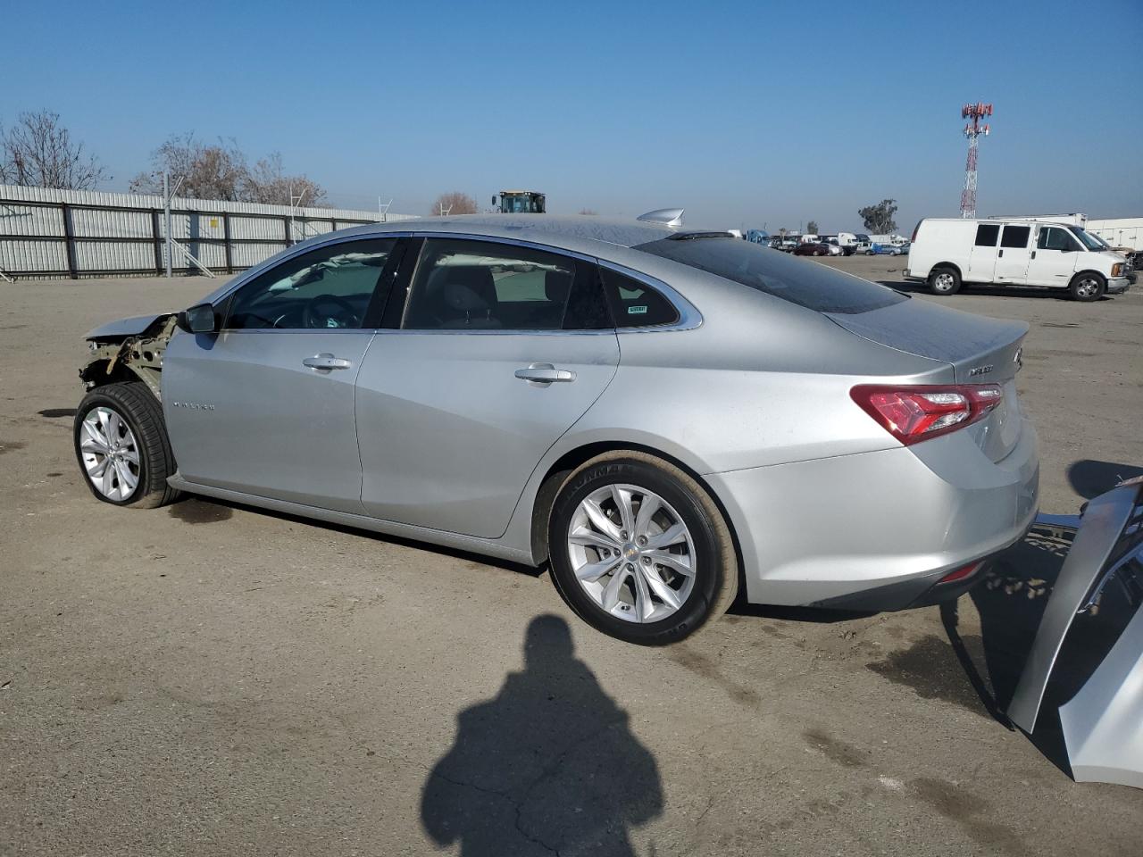 2022 Chevrolet Malibu - Image 2