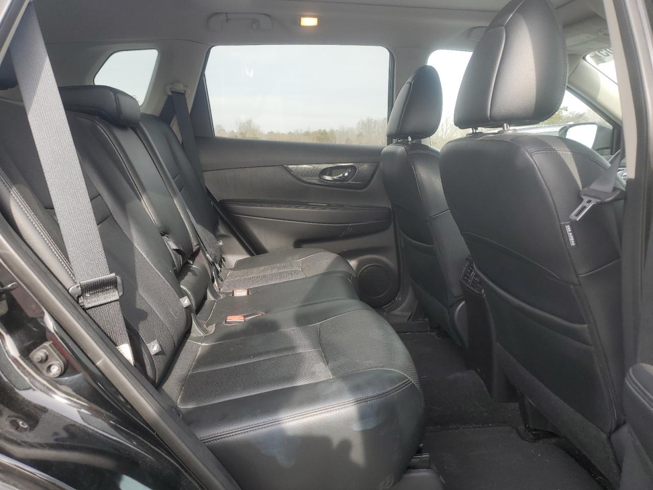 2015 Nissan Rogue - Image 11