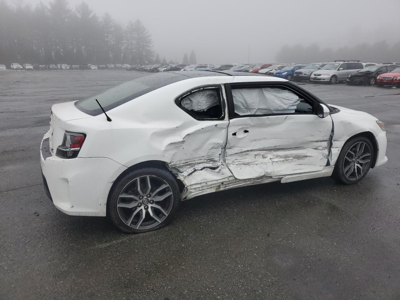 2014 Toyota tC - Image 3