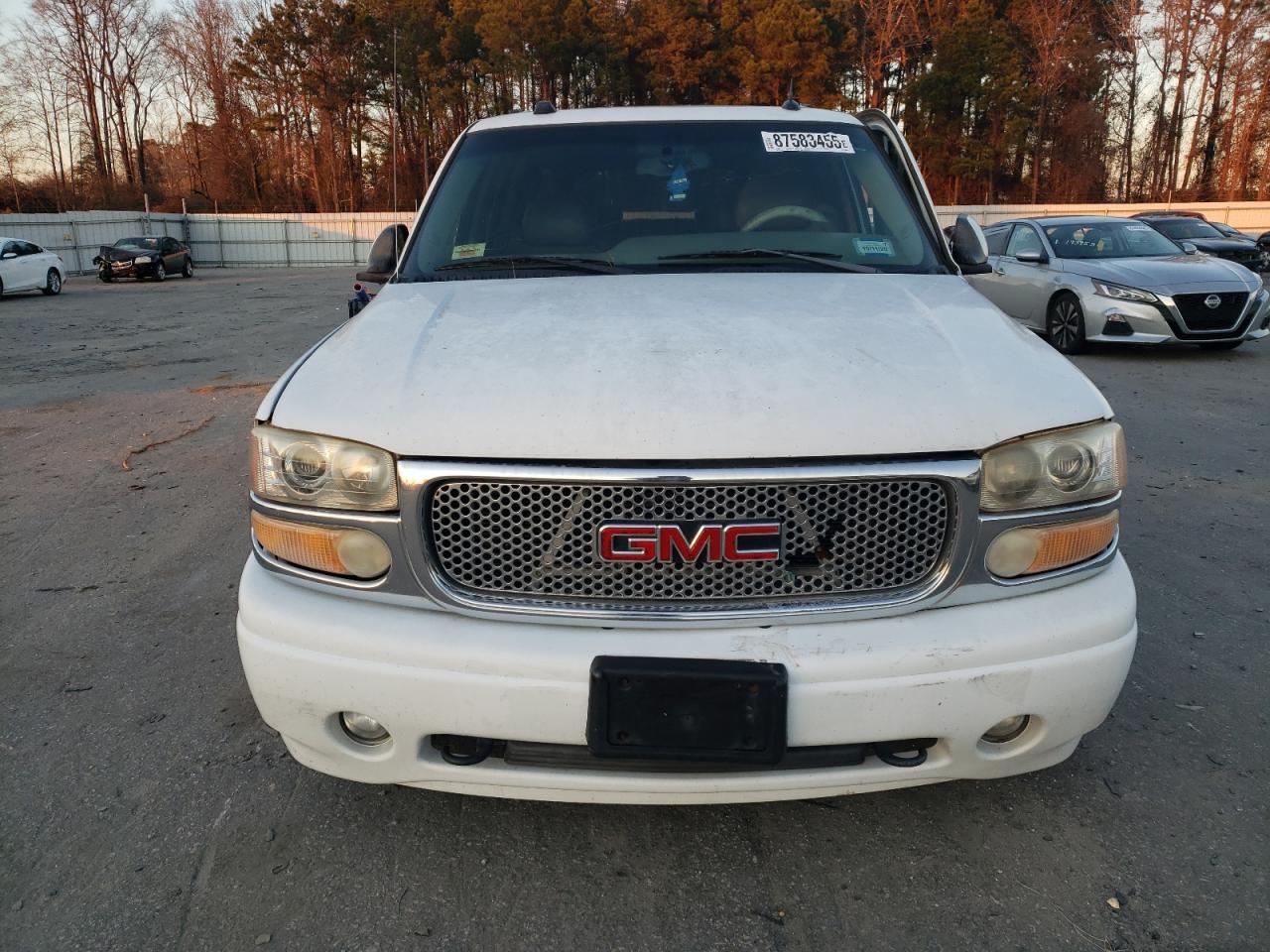 2005 GMC Yukon - Image 5