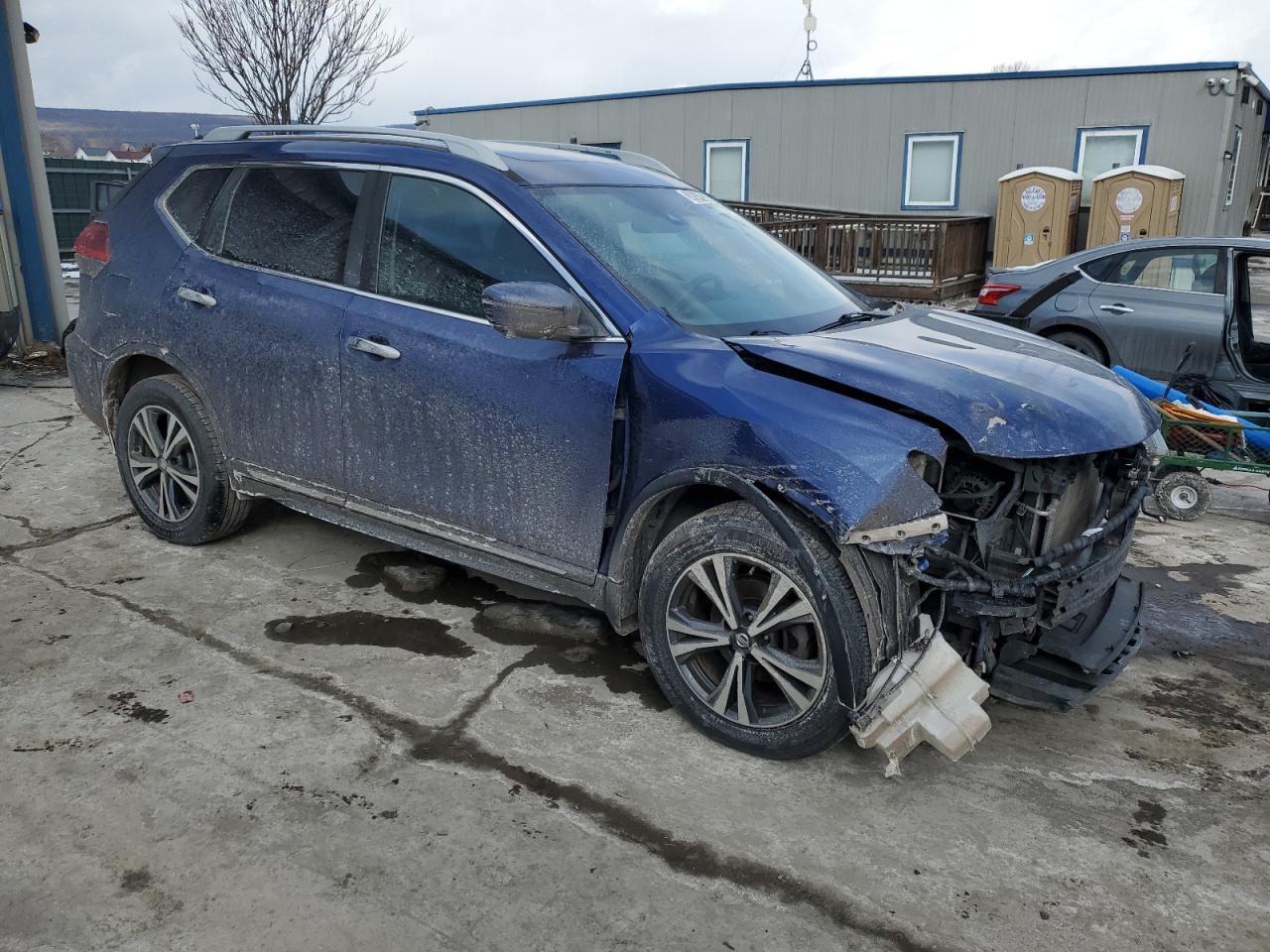 2017 Nissan Rogue - Image 4