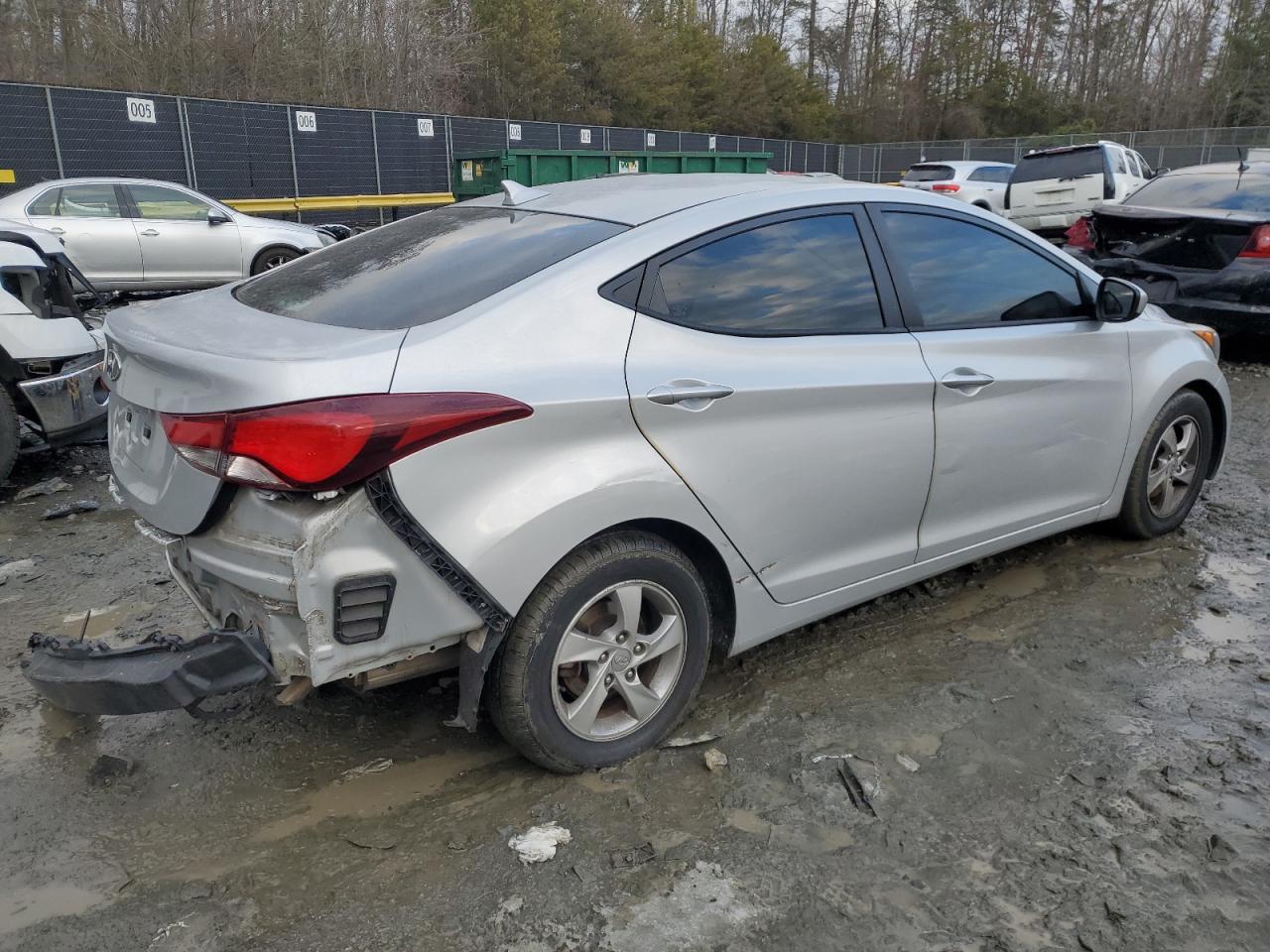 2015 Hyundai Elantra - Image 3
