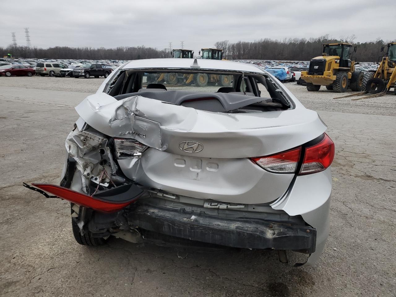 2013 Hyundai Elantra - Image 6