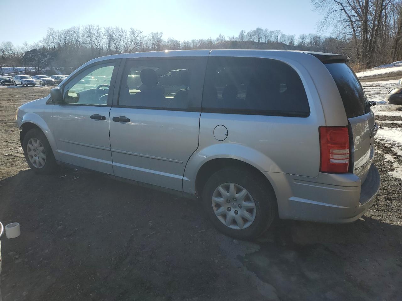 2008 Chrysler Town & Country - Image 2