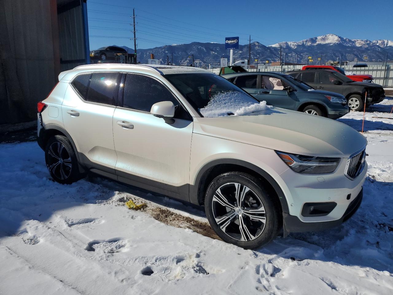 2022 Volvo XC40 - Image 4