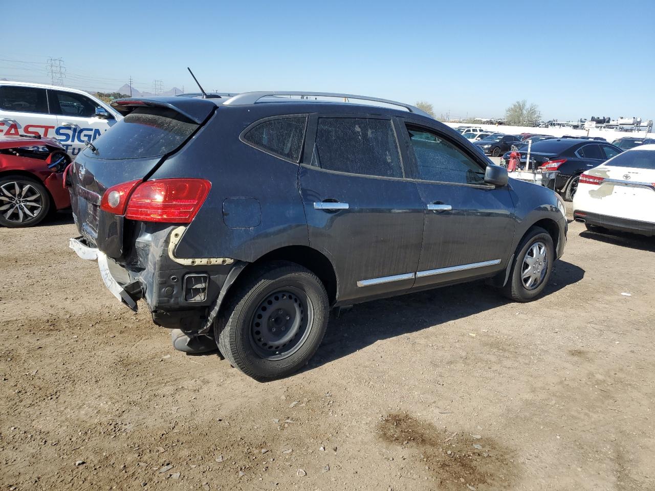 2015 Nissan Rogue - Image 3