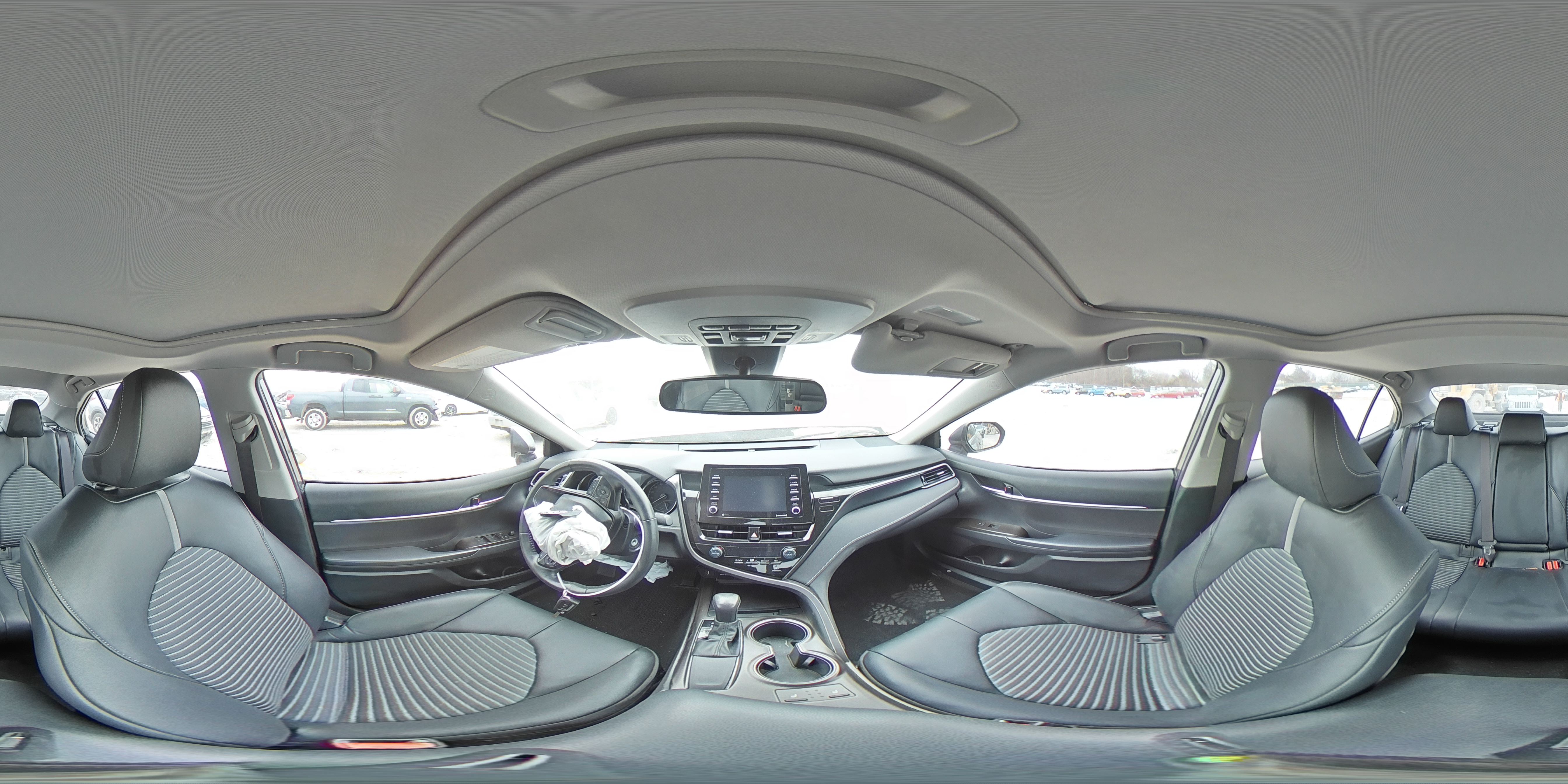 2021 Toyota Camry - Image 13