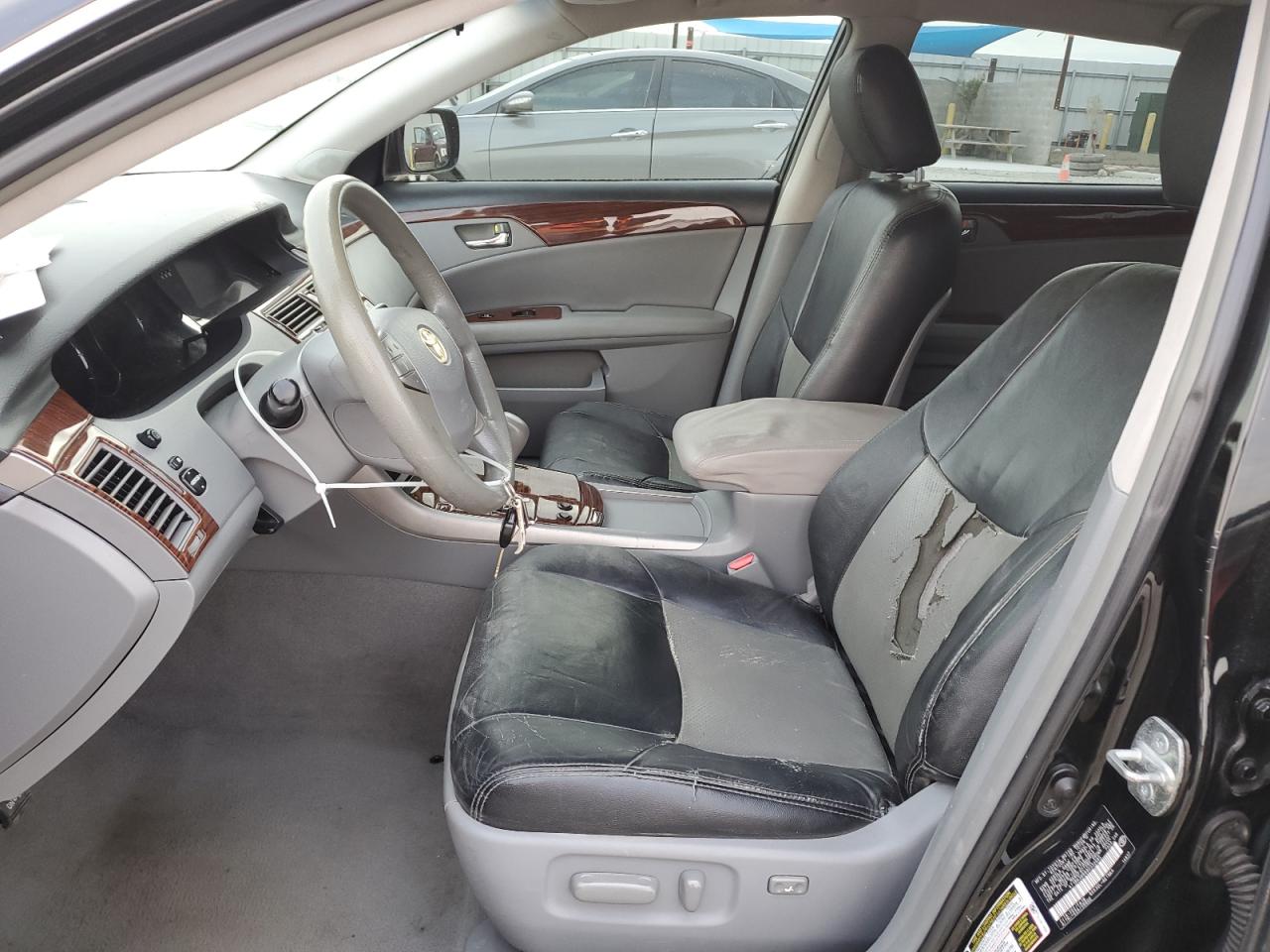2009 Toyota Avalon - Image 7