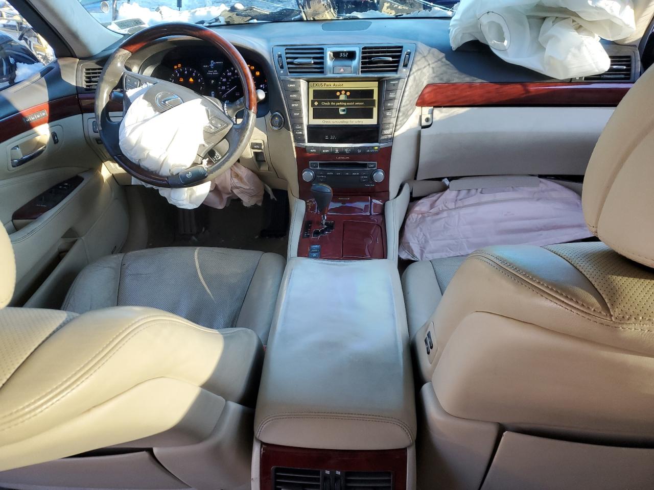 2012 Lexus LS - Image 8