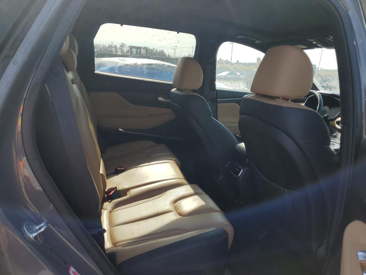 2021 Hyundai Santa Fe - Image 11