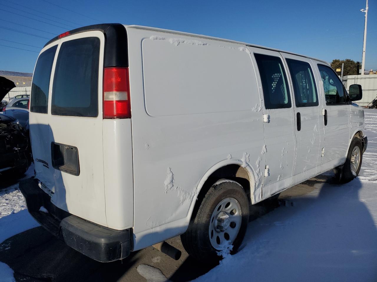 2014 Chevrolet Express - Image 3