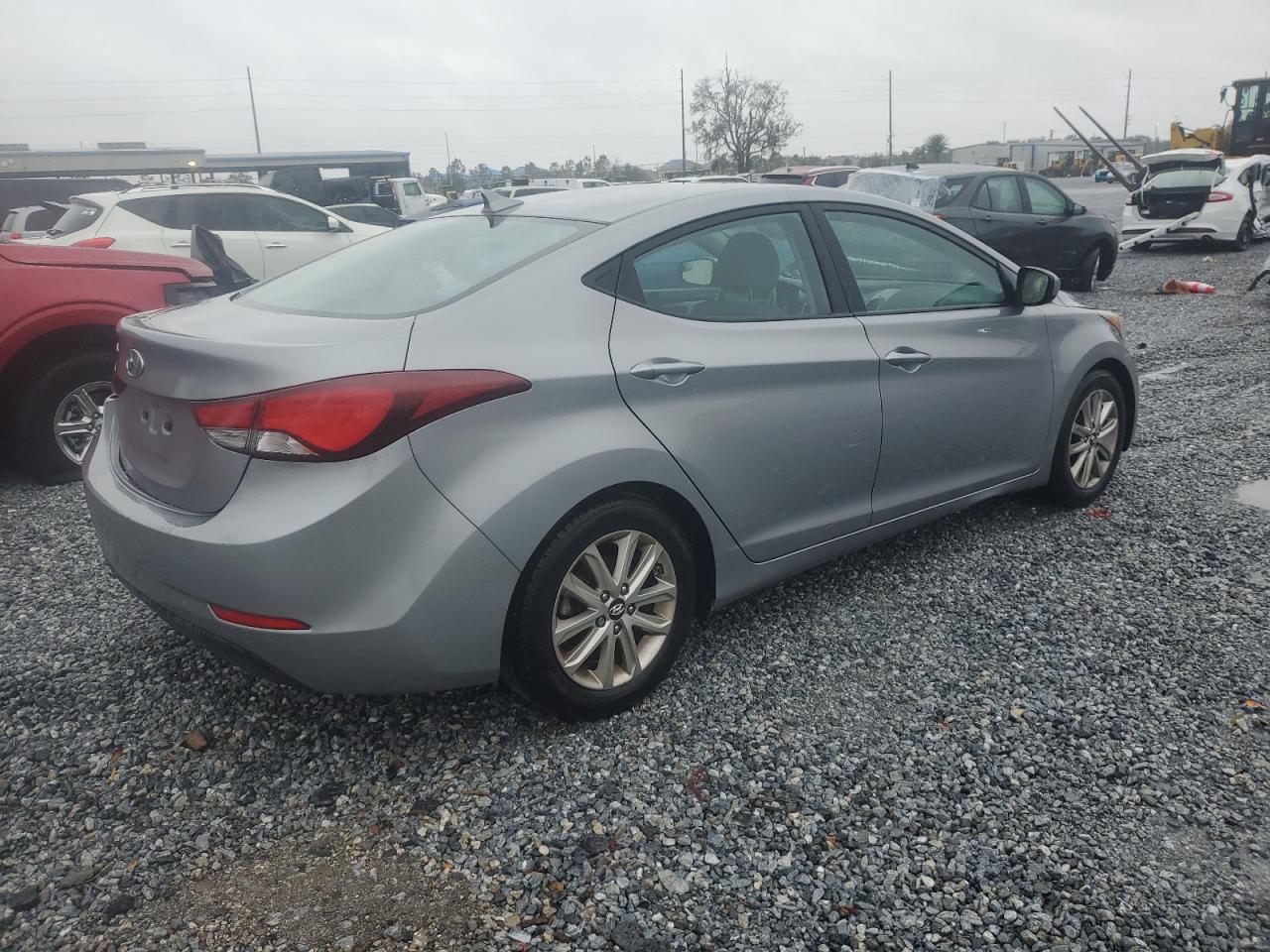 2015 Hyundai Elantra - Image 3
