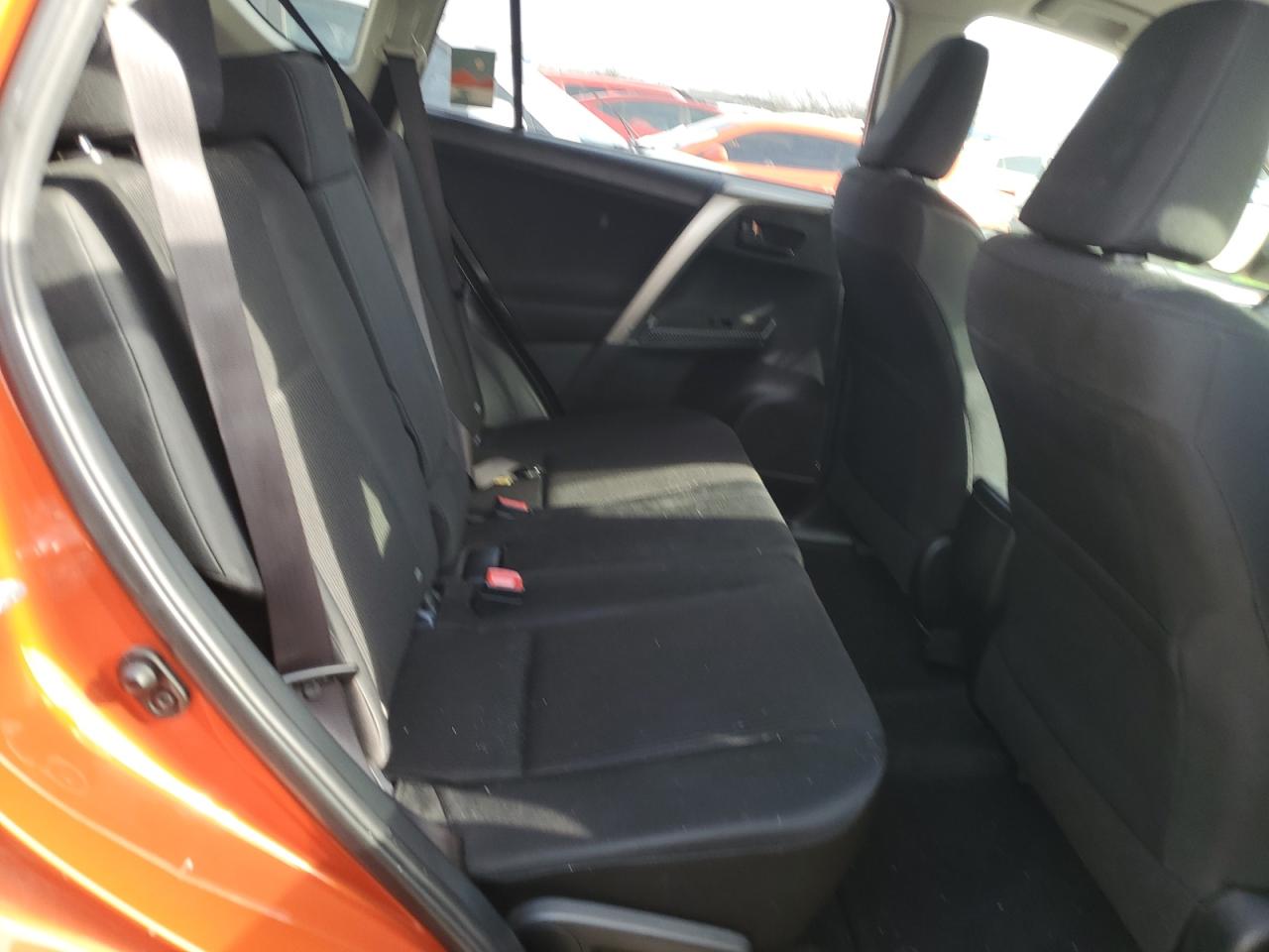 2015 Toyota RAV 4 - Image 11