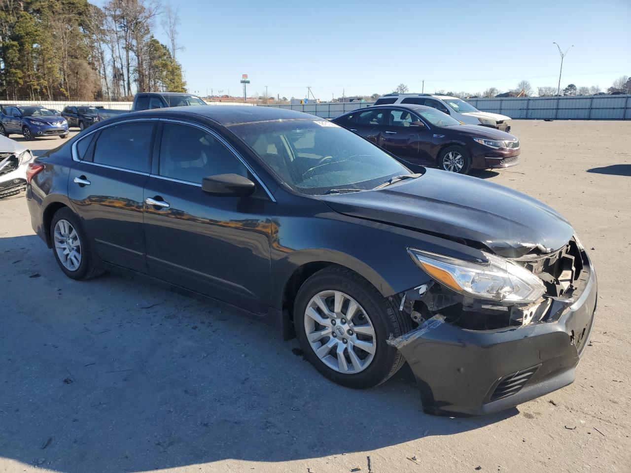 2017 Nissan Altima - Image 4