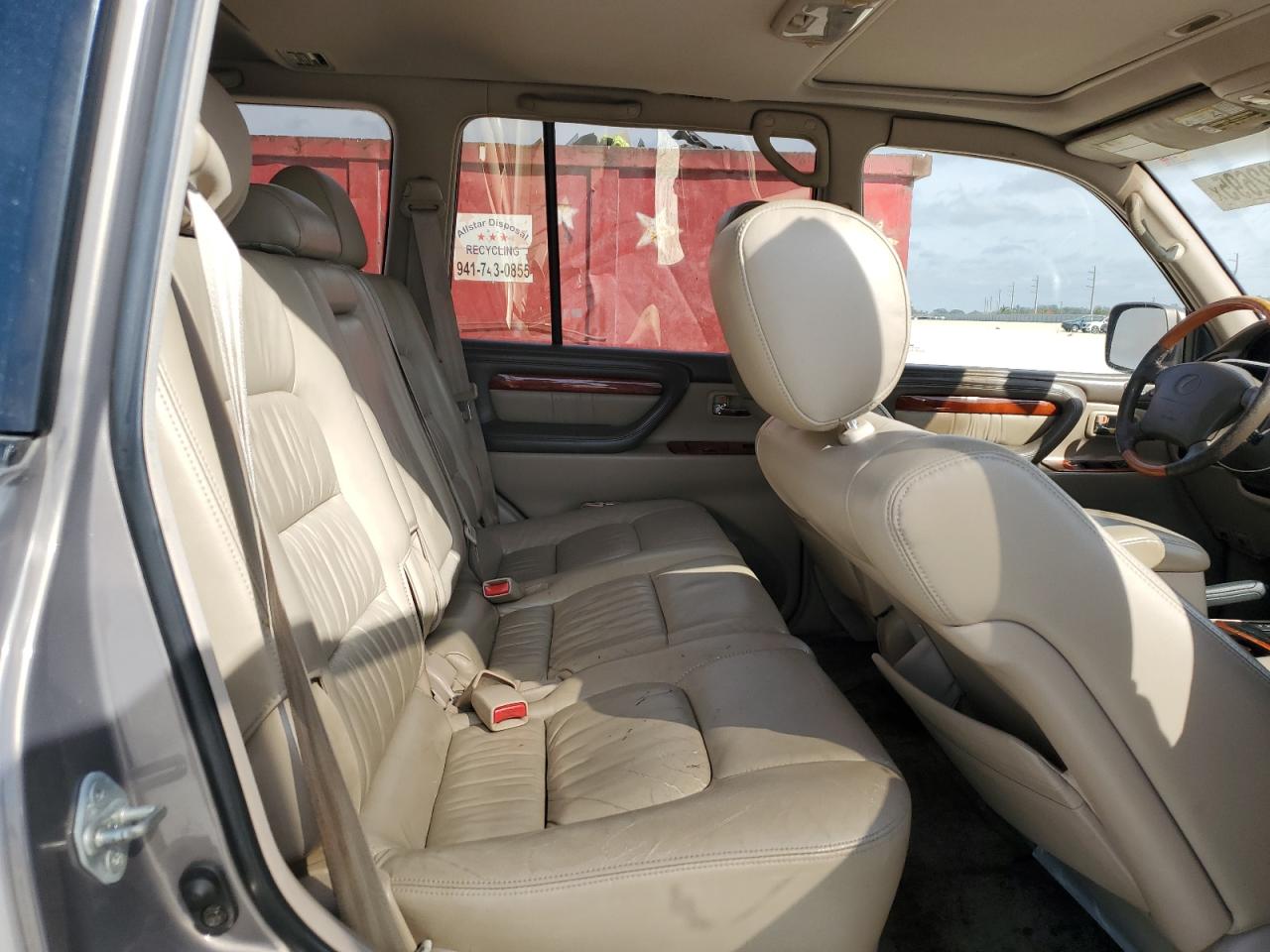 2000 Lexus LX - Image 11