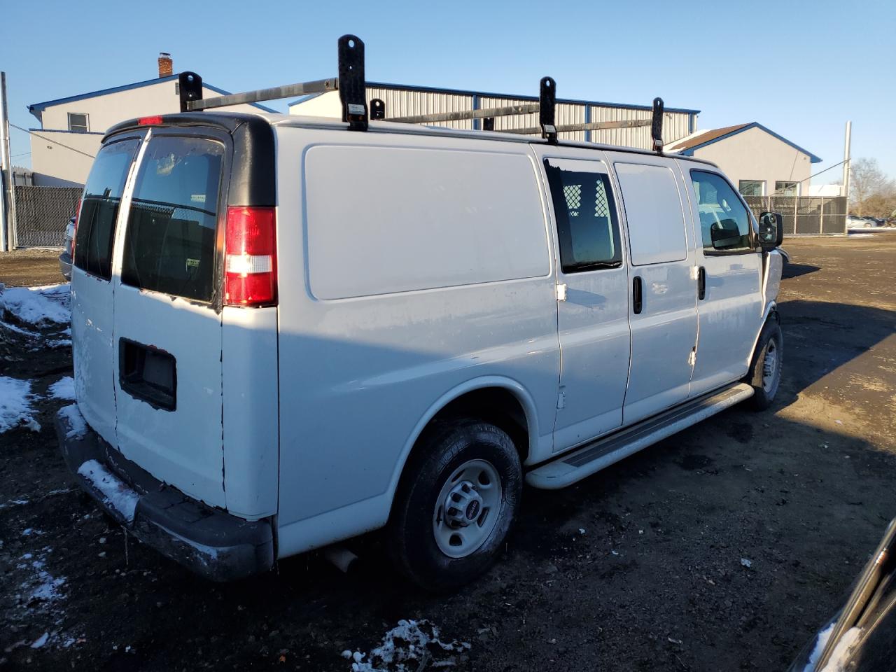 2017 GMC Savana - Image 3