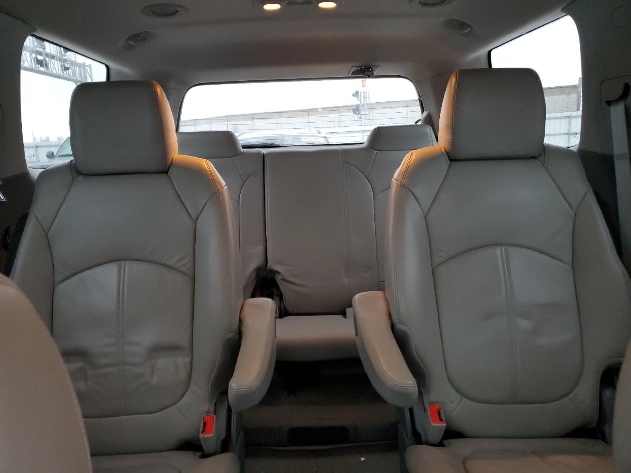 2015 GMC Acadia - Image 10