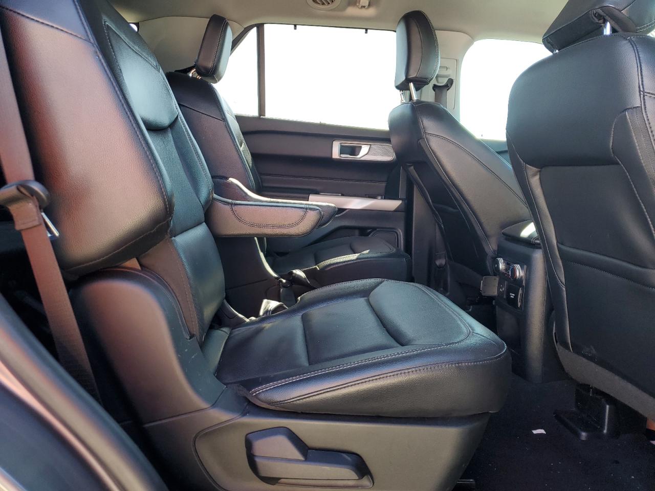 2021 Ford Explorer - Image 11