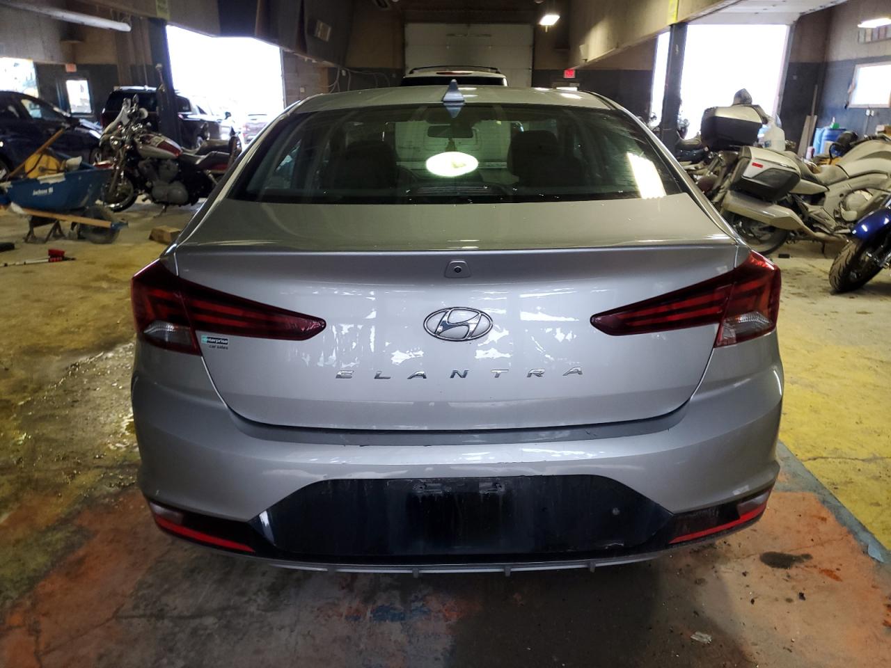 2020 Hyundai Elantra - Image 6