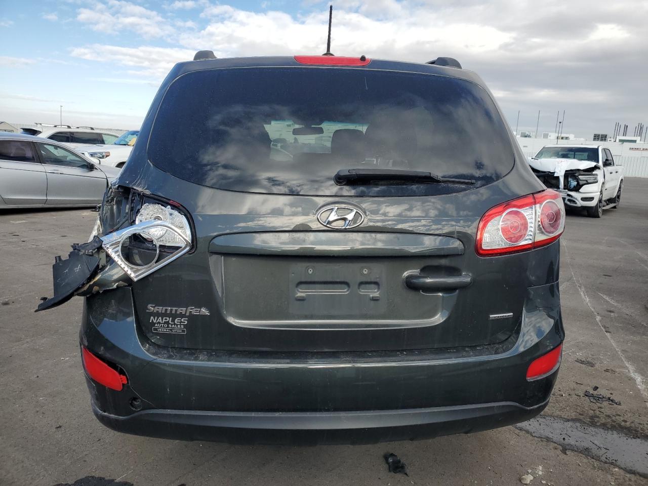 2012 Hyundai Santa Fe - Image 6