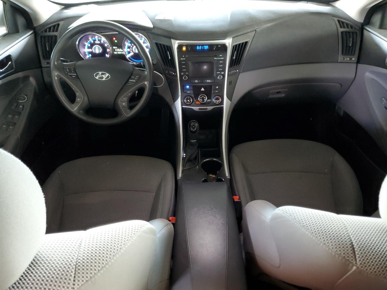2014 Hyundai Sonata - Image 8