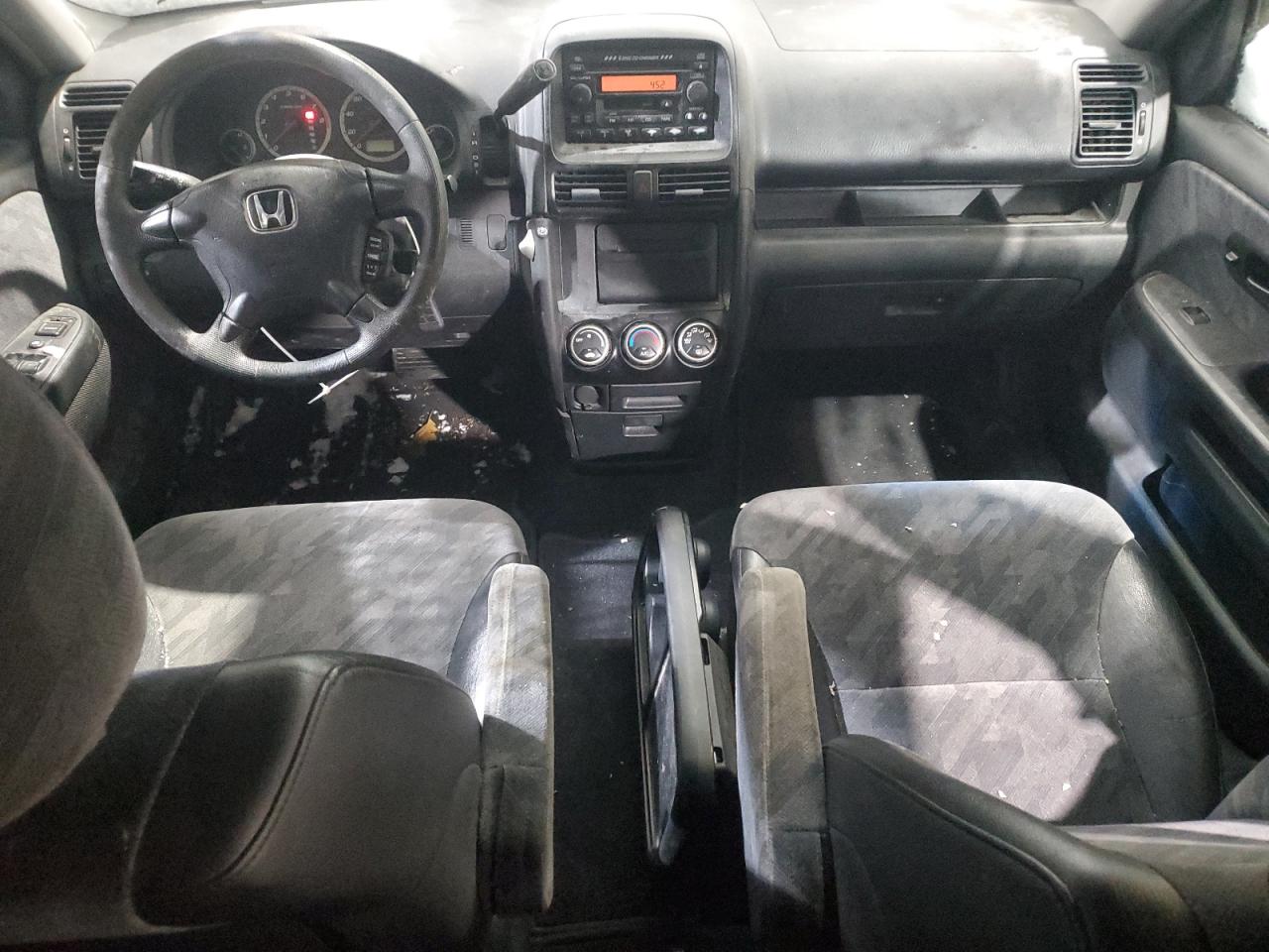 2004 Honda CR-V - Image 8