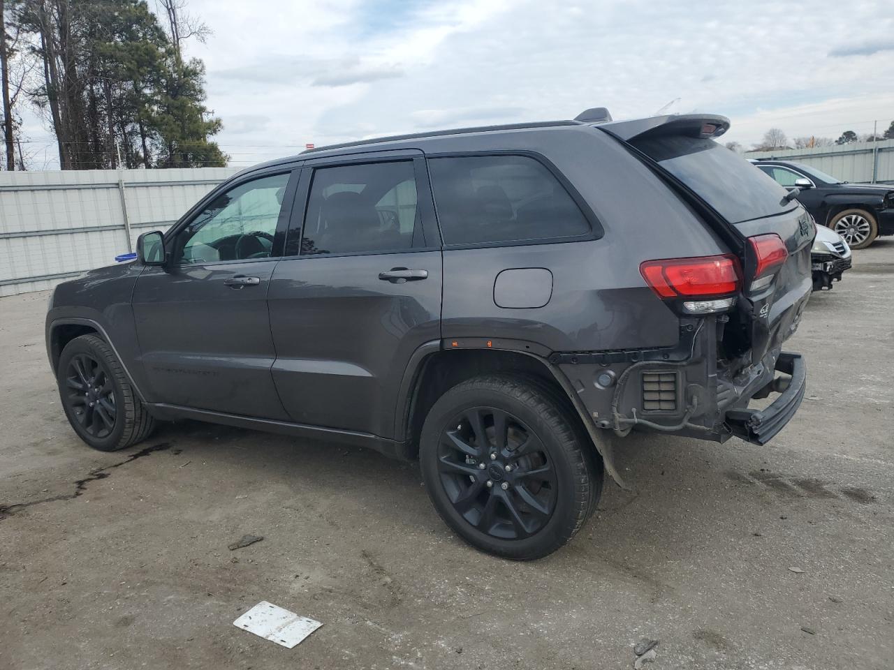 2020 Jeep Grand Cherokee - Image 2