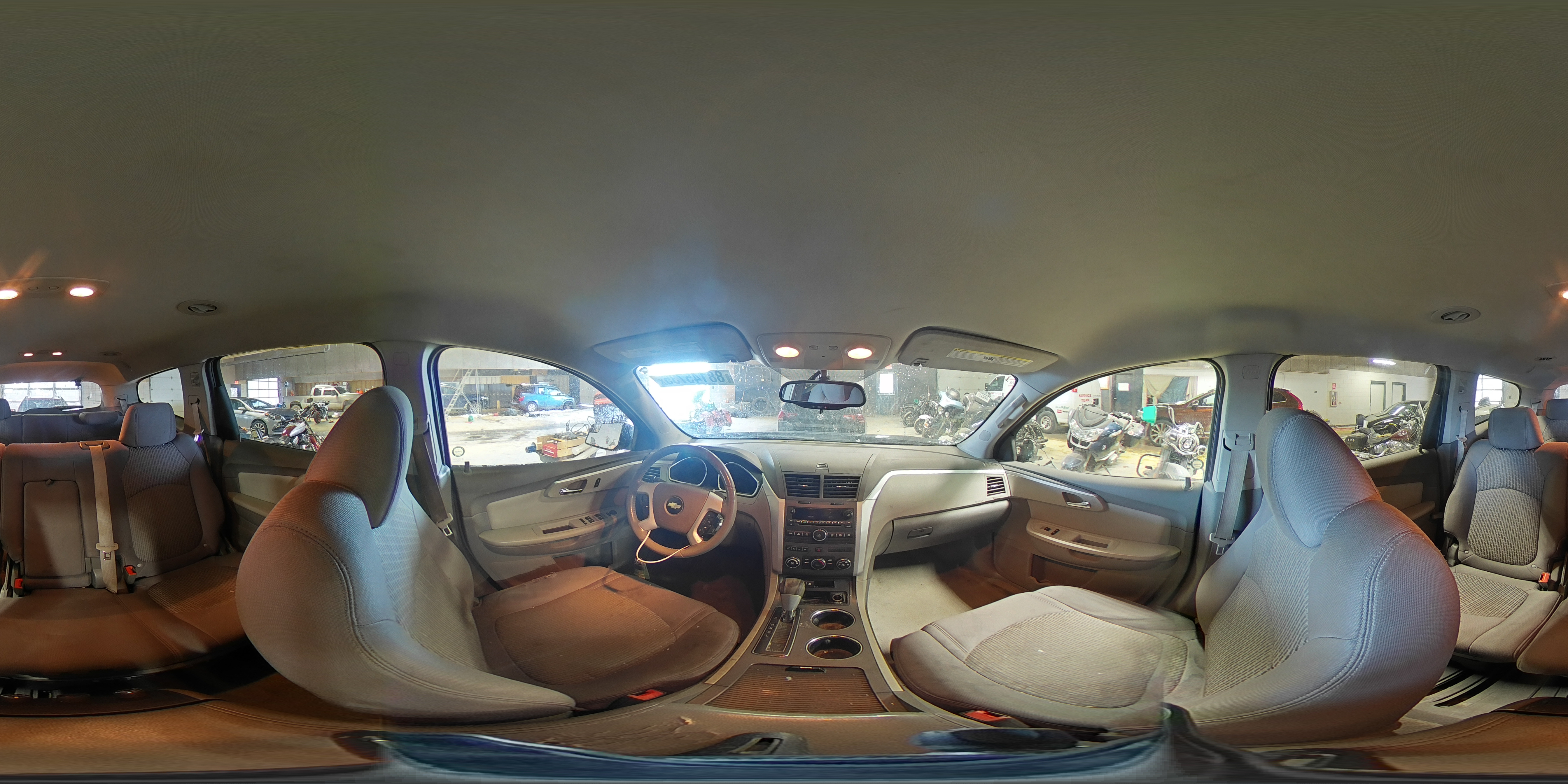 2010 Chevrolet Traverse - Image 13