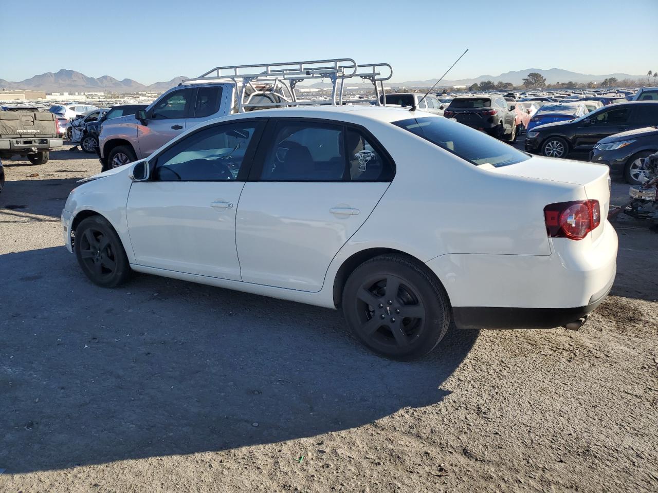 2008 Volkswagen Jetta - Image 2