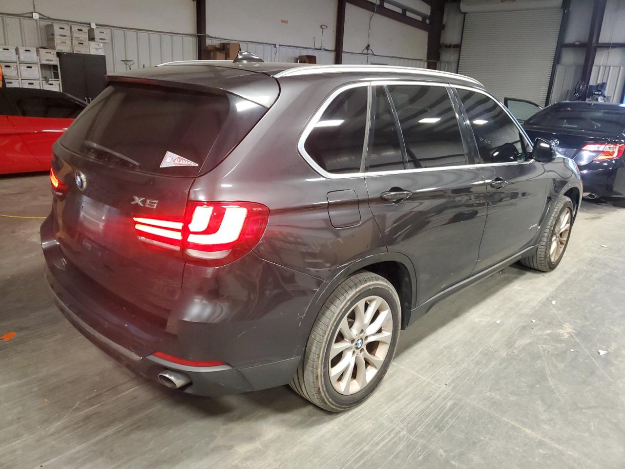 VIN 5UXKR0C54F0K66182 2015 BMW X5 no.3