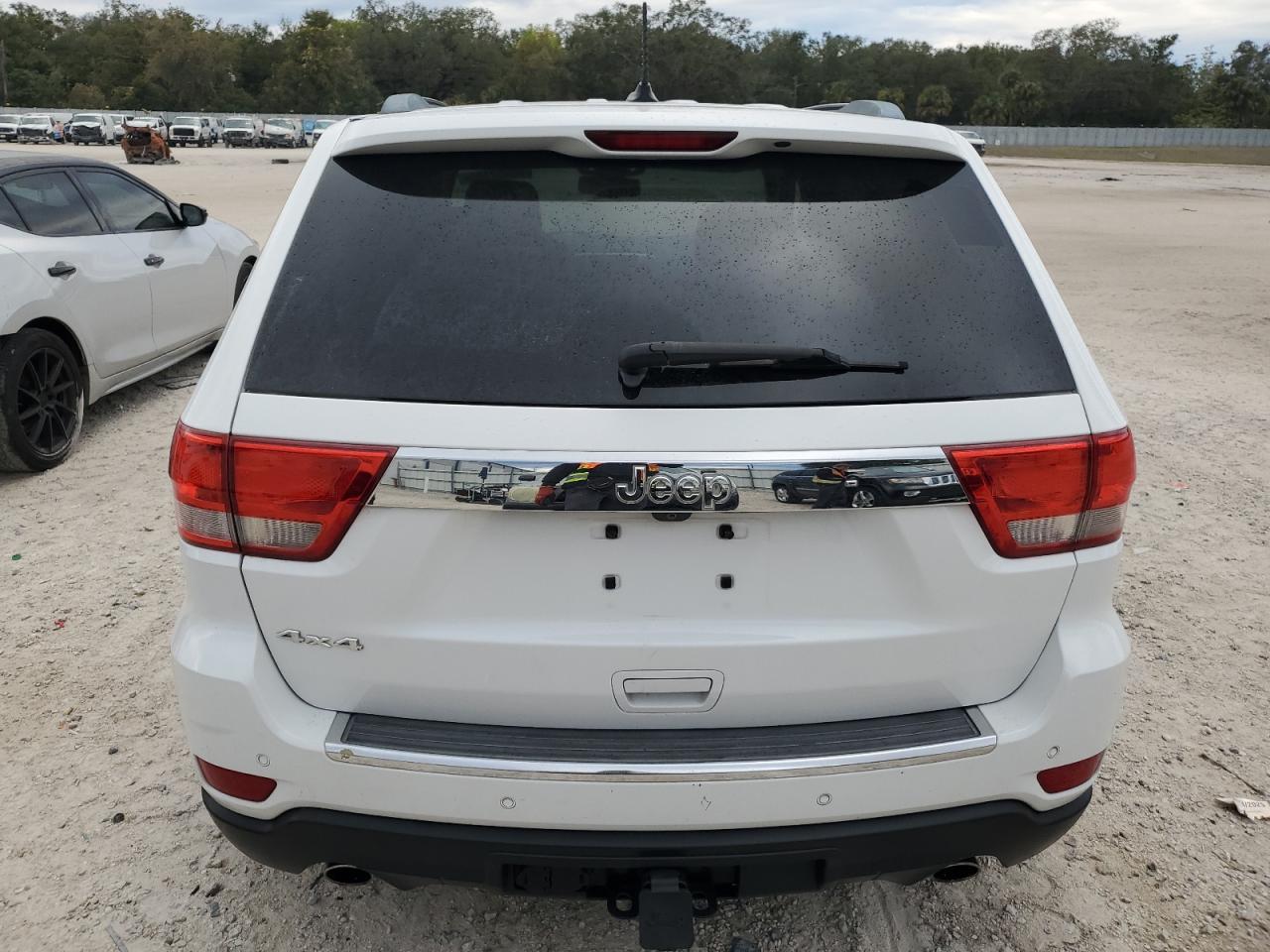 2013 Jeep Grand Cherokee - Image 6