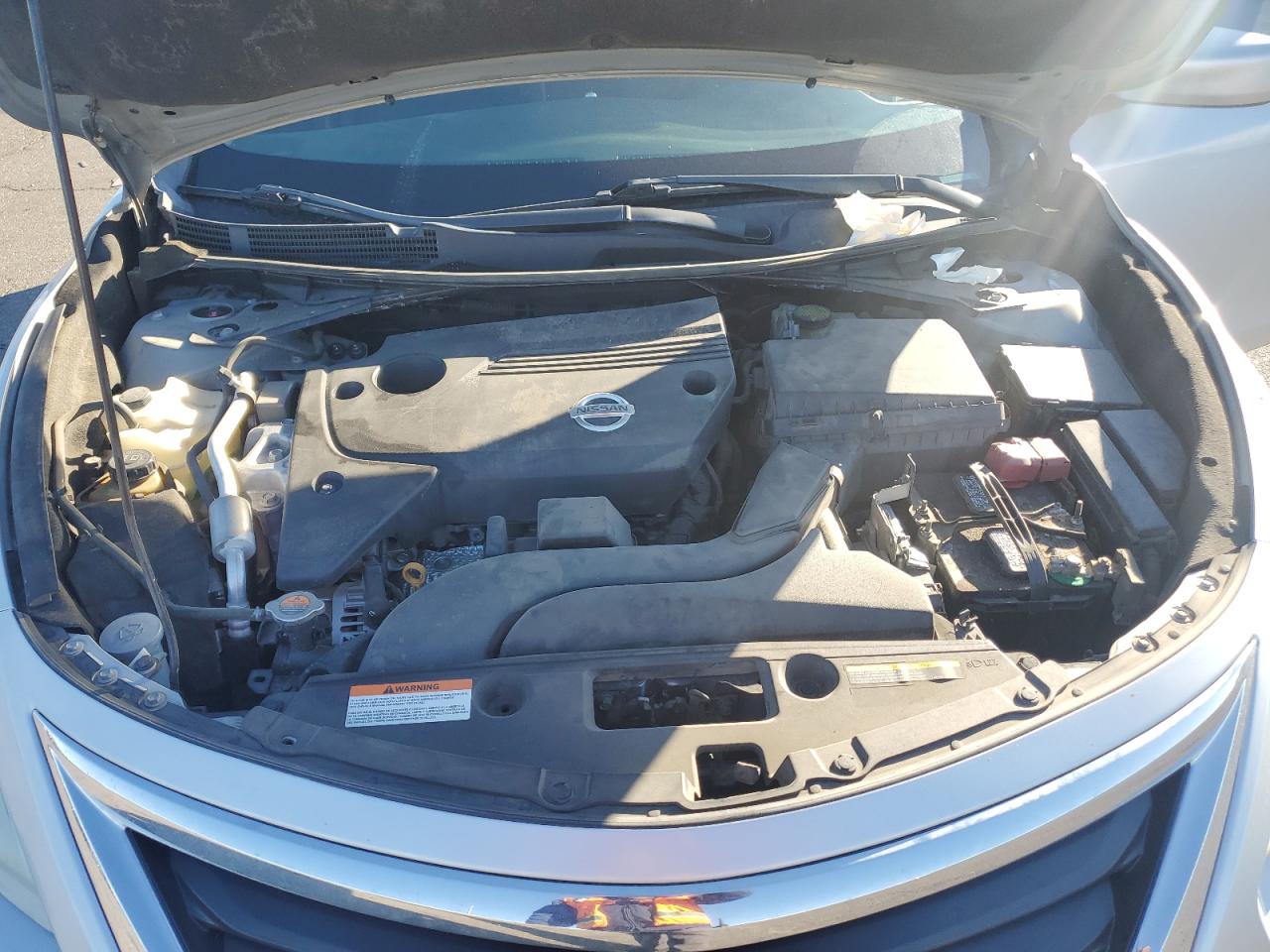 2015 Nissan Altima - Image 12