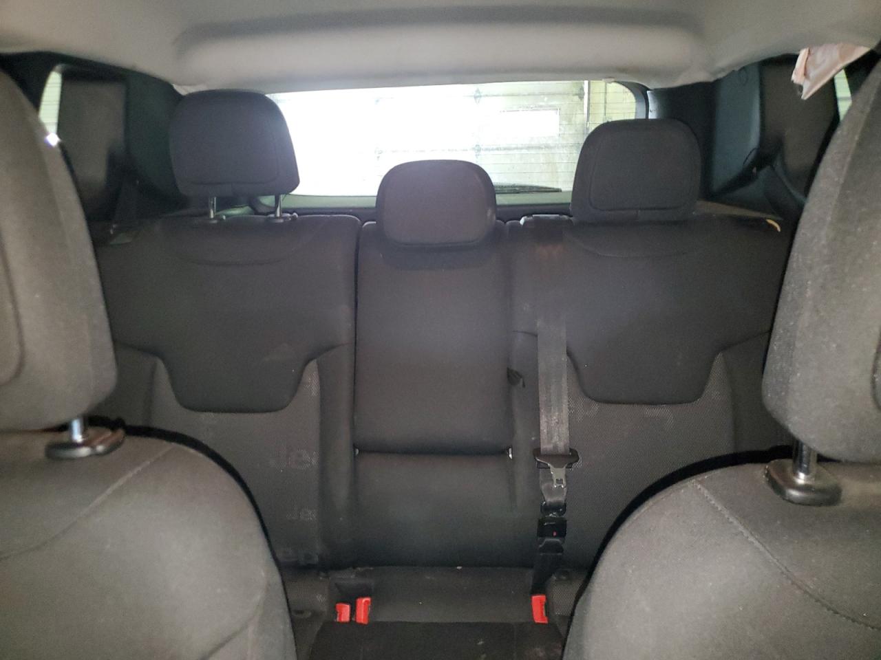 2017 Jeep Renegade - Image 10