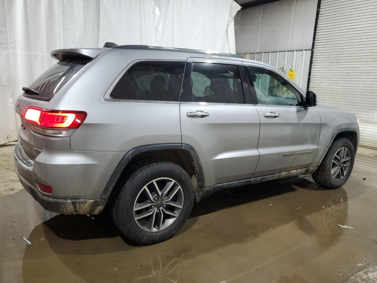2020 Jeep Grand Cherokee - Image 3