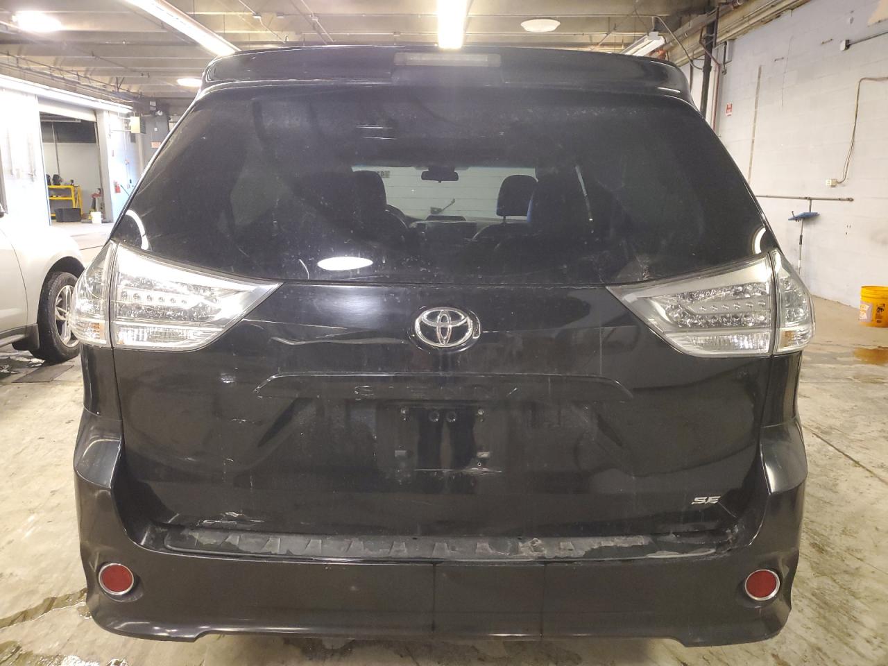 2011 Toyota Sienna - Image 6