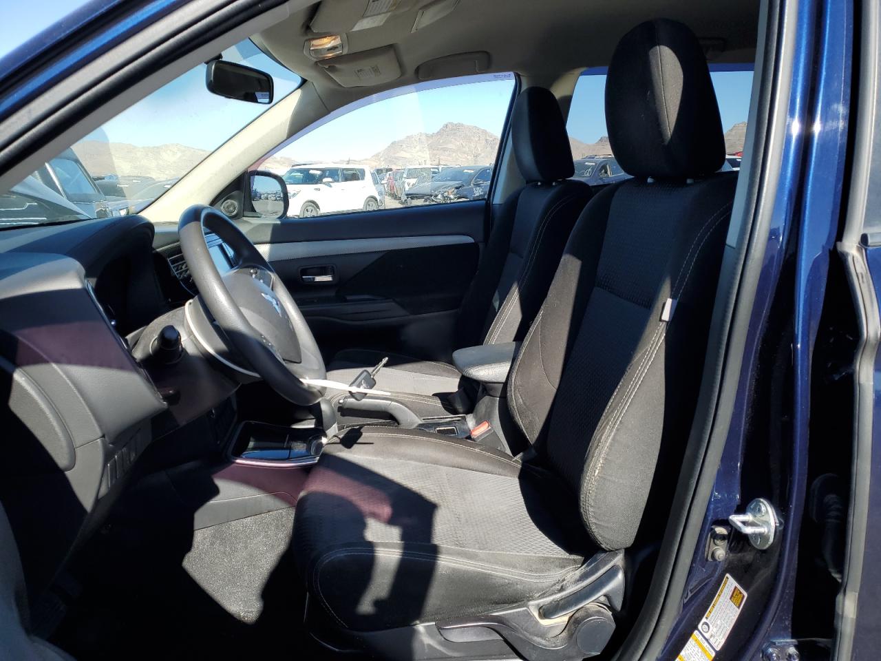2018 Mitsubishi Outlander - Image 7