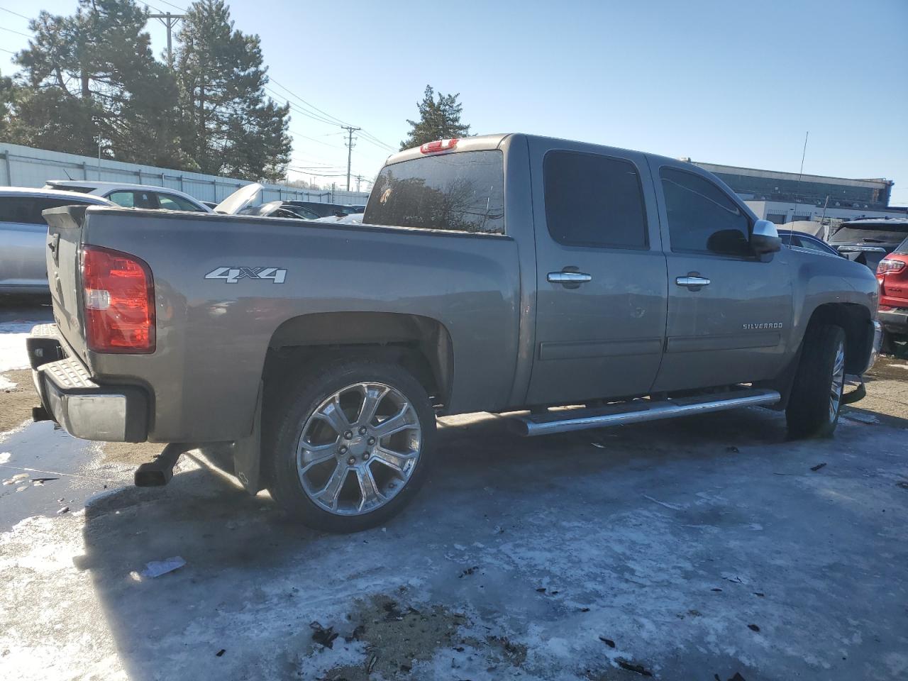 2013 Chevrolet Silverado - Image 3