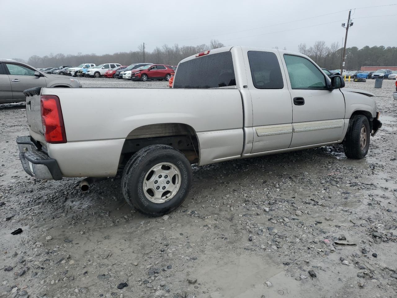 2004 Chevrolet Silverado - Image 3