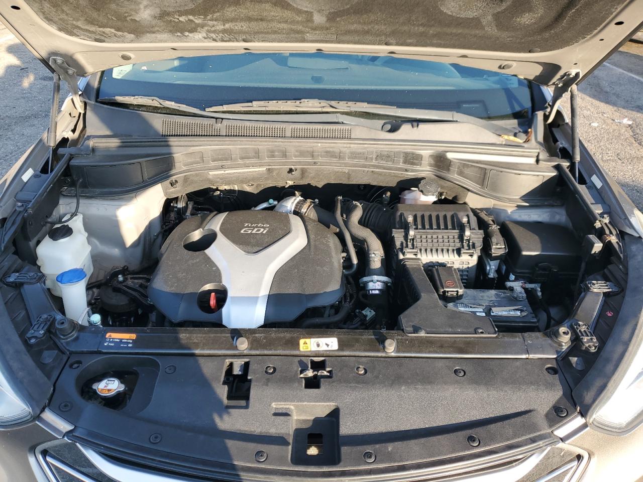 2015 Hyundai Santa Fe - Image 12