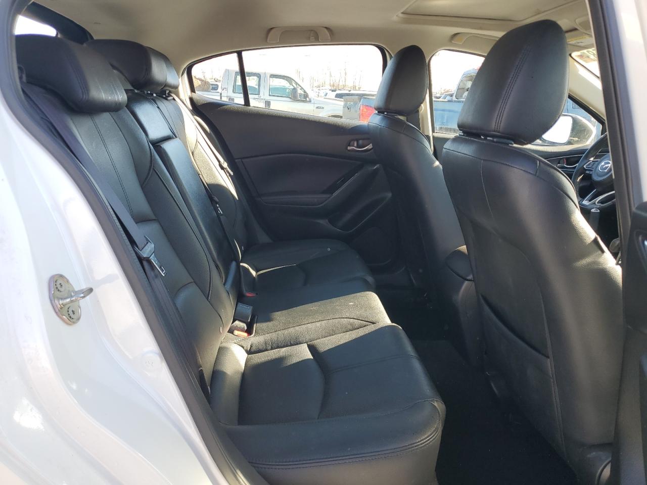 2017 Mazda 3 - Image 10