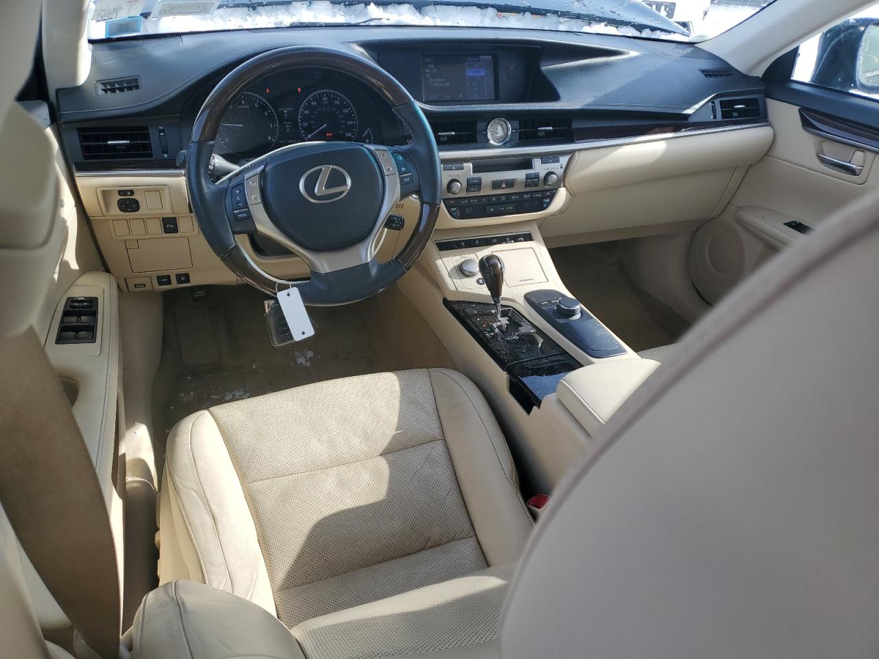2014 Lexus ES - Image 8