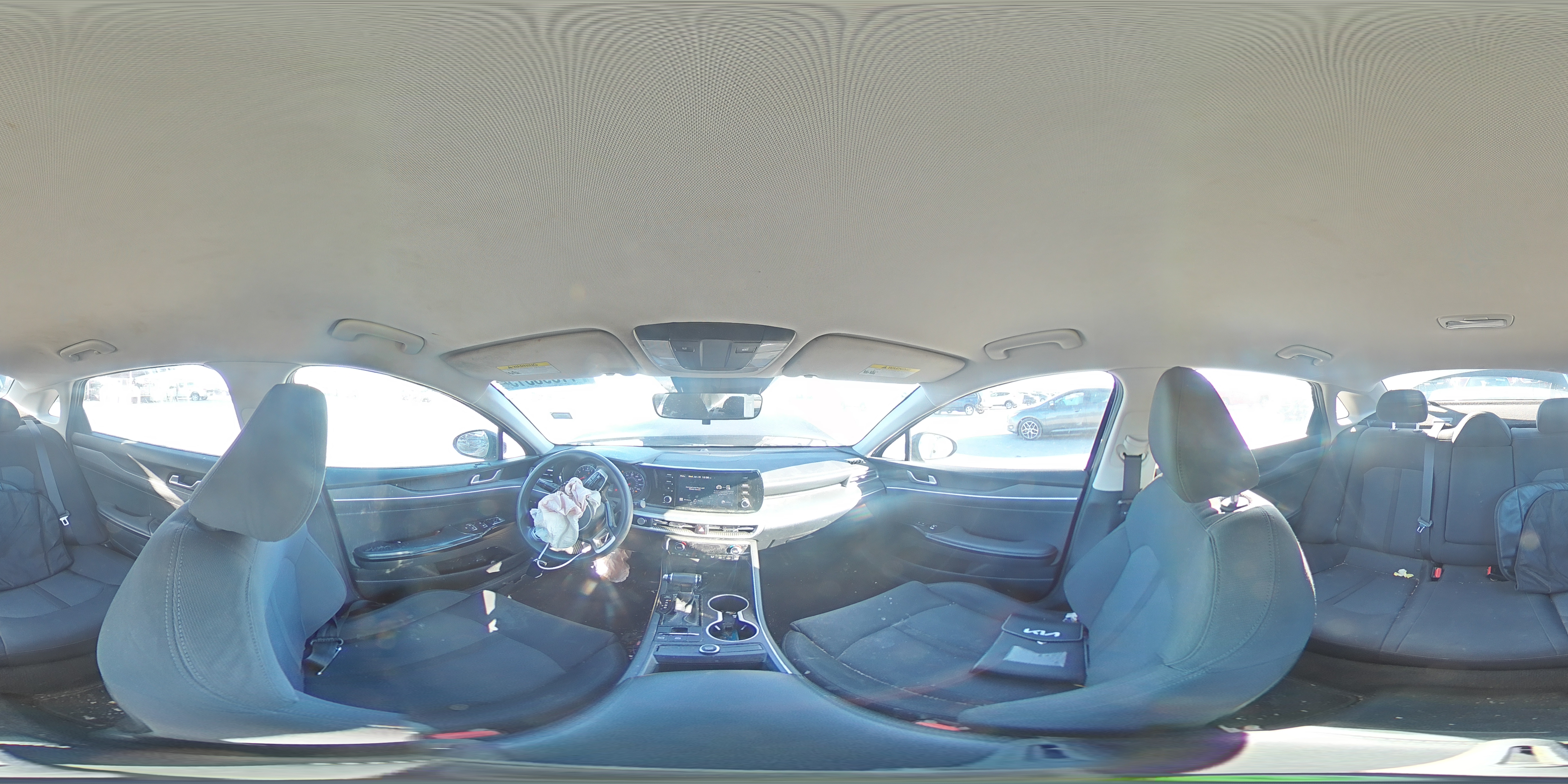 2022 Kia K5 - Image 13
