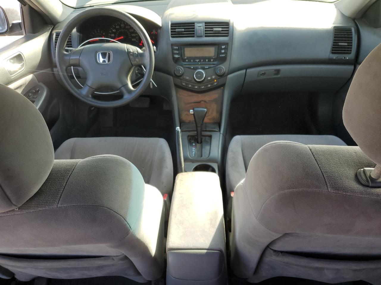 2004 Honda Accord - Image 8