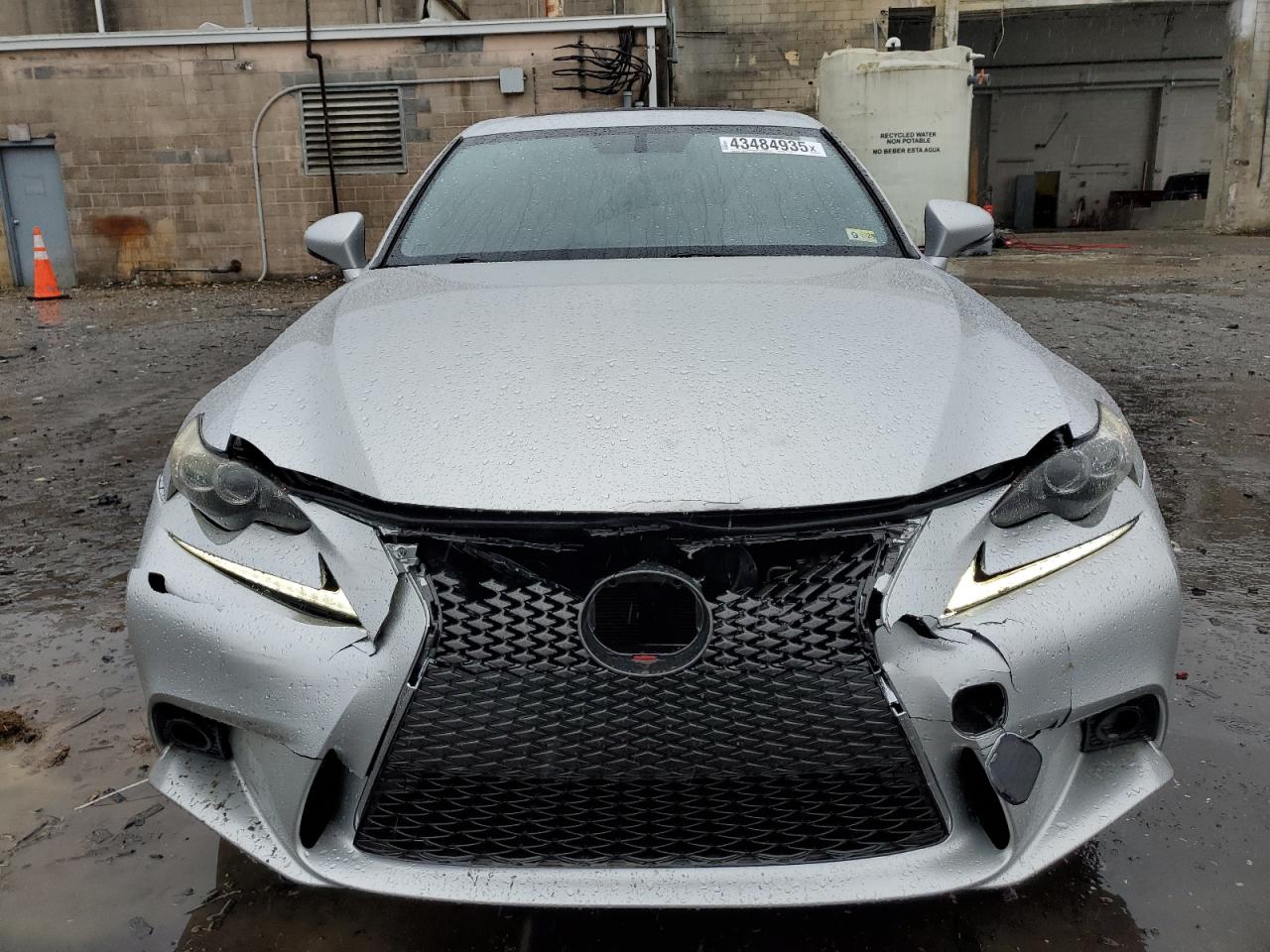 2015 Lexus IS - Image 5