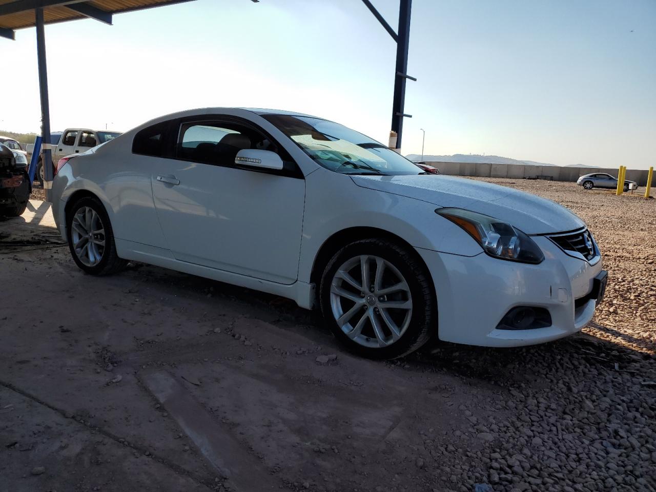 2010 Nissan Altima - Image 4