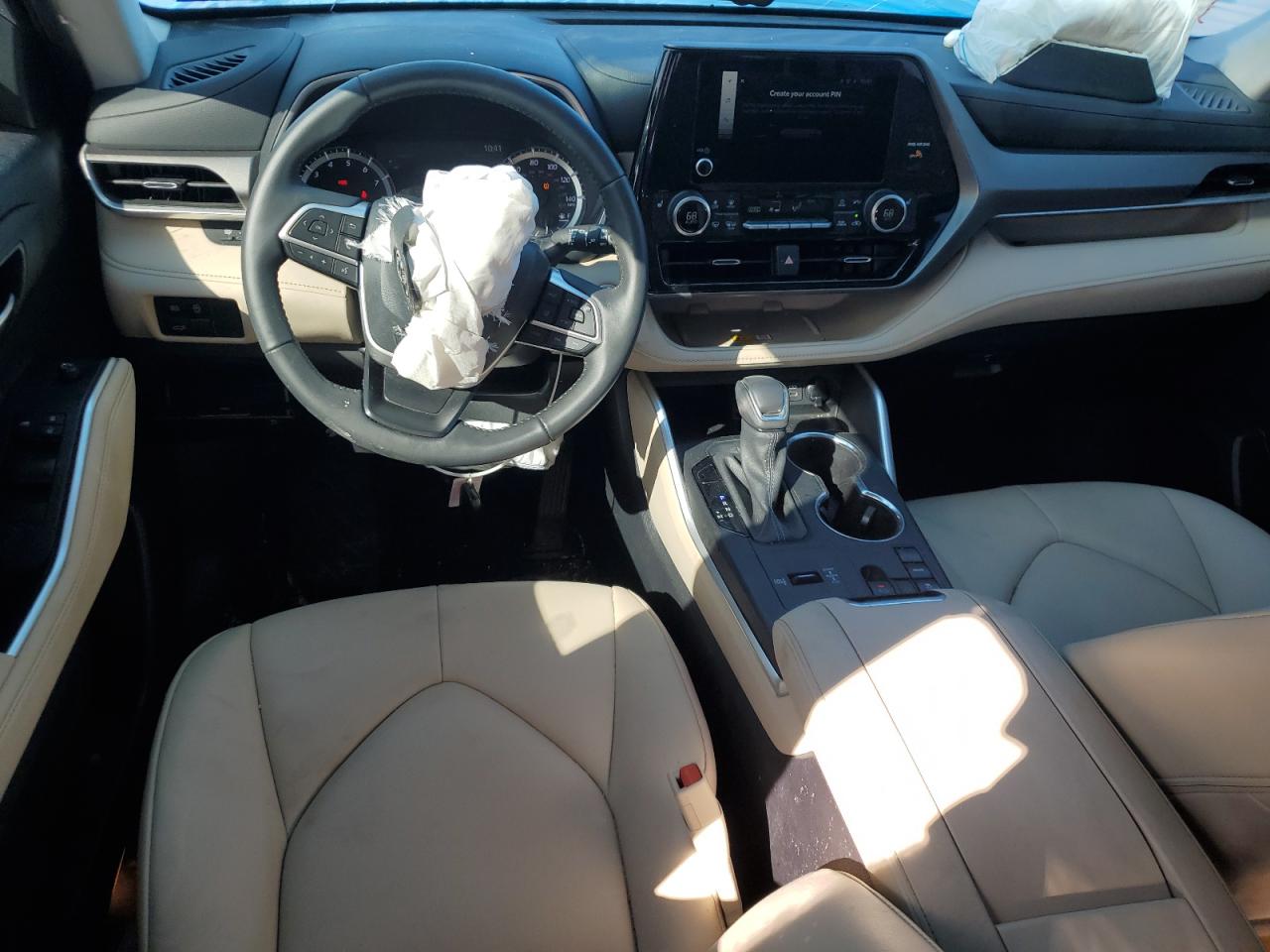 2024 Toyota Highlander - Image 8